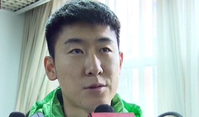 每天裸体跪着被主人调教